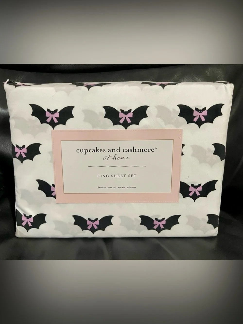 Halloween CUPCAKES & CASHMERE Bows And Bats King Sheet Set